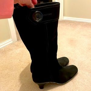 La canadienne black suede boots